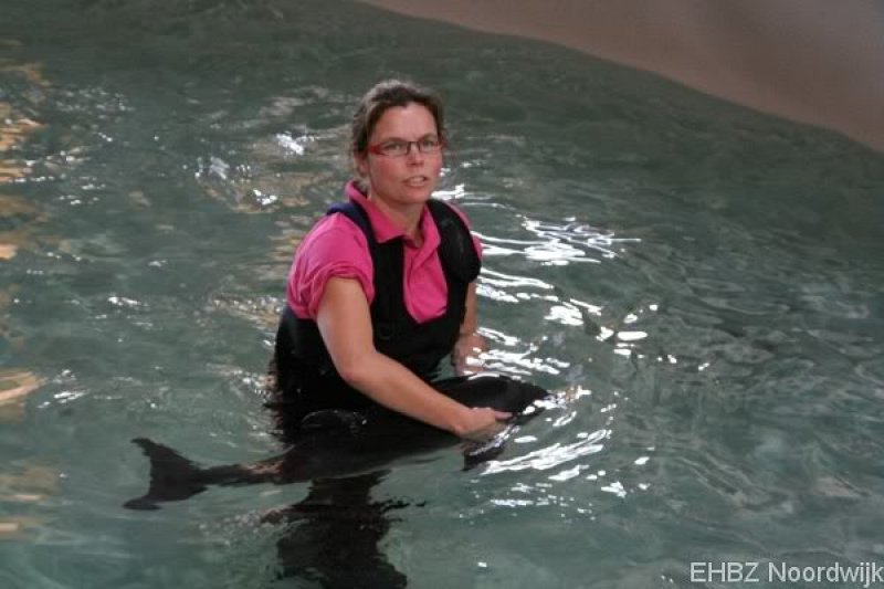 EHBZ Noordwijk bezoekt SOS Dolfijn