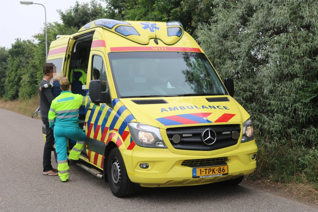 Kindje met been in fietswiel Gooweg Noordwijkerhout