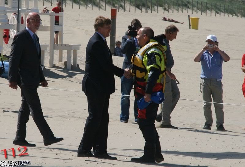 Blauwe vlag gehesen in Noordwijk door Prins Willem-Alexander