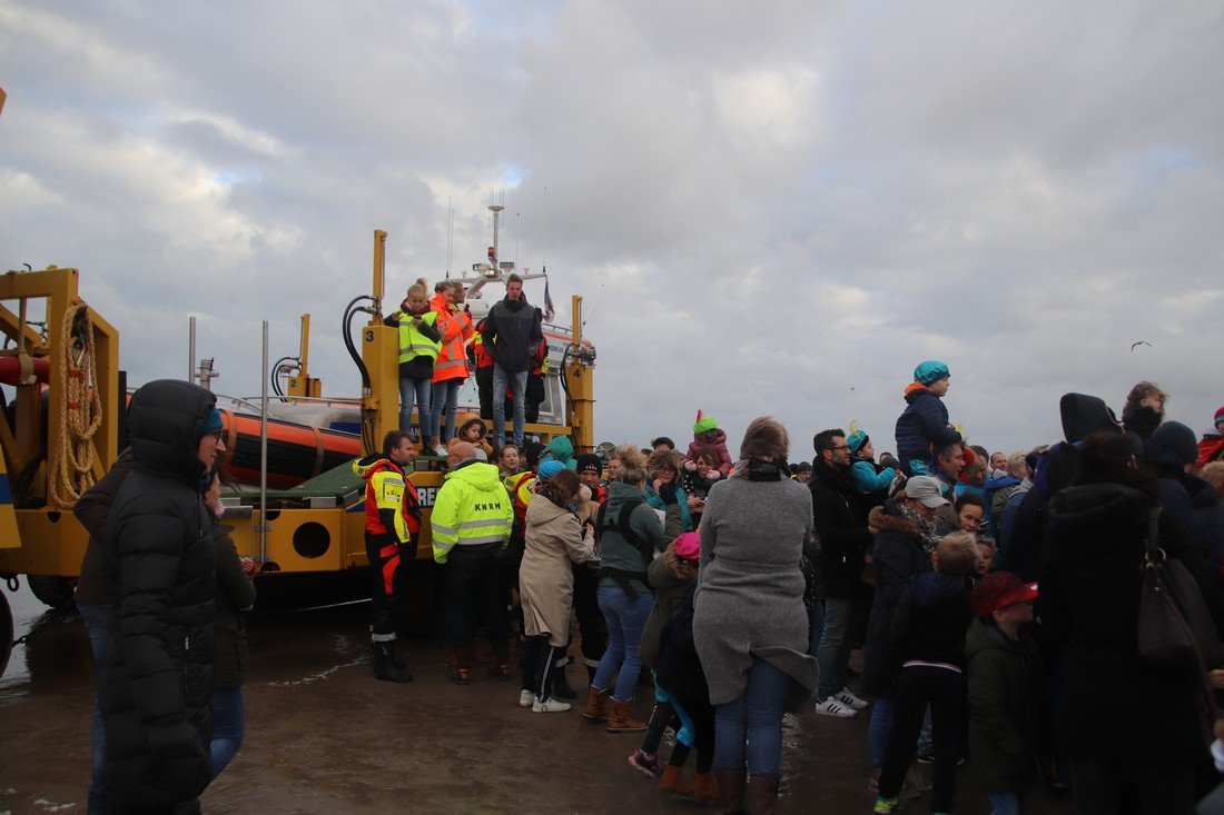 Aankomst Sinterklaas met zijn Zwarte Pieten Noordwijk