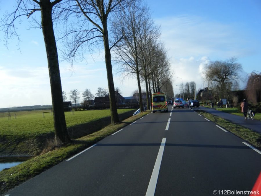 Auto te water IJweg Zwanenburg