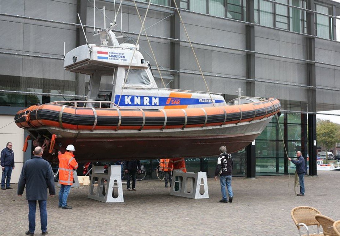 Reddingboot Valentijn overgedragen aan het Nationaal Reddingmuseum Dorus Rijkers