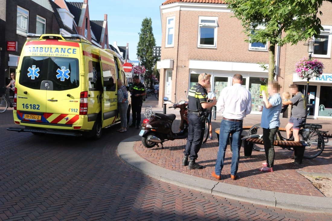 Ongeval auto en scooter Heereweg Lisse