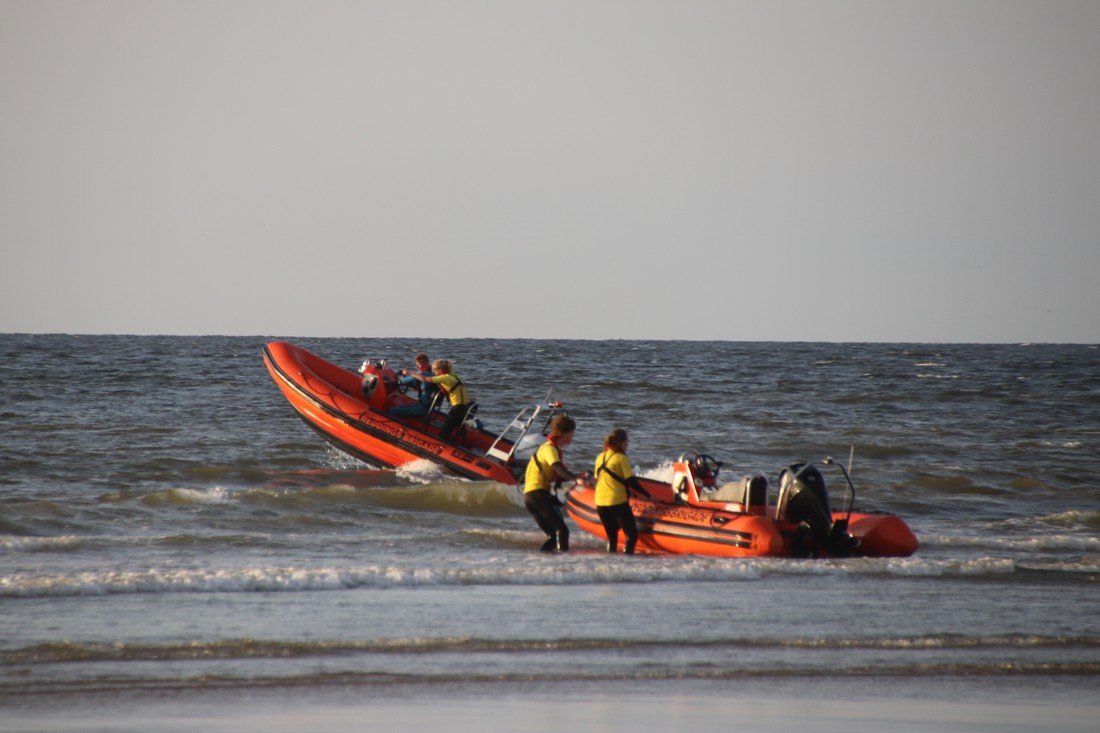 Grote oefening strand Katwijk