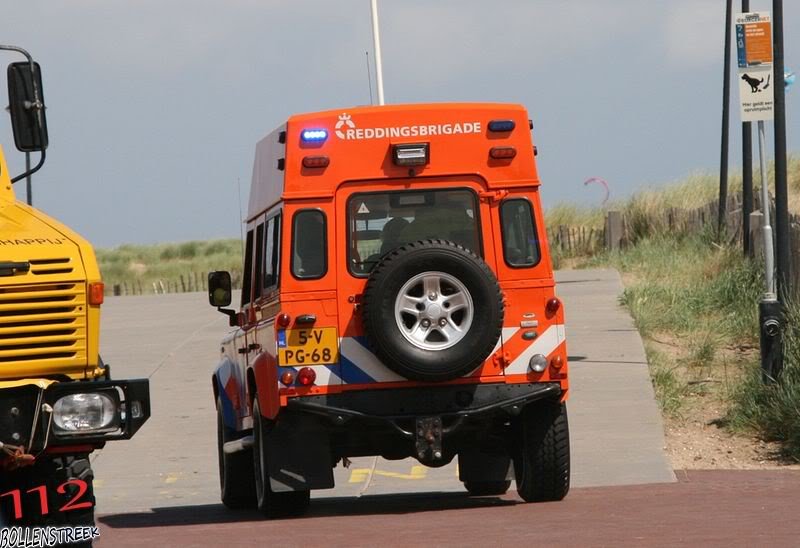 Inzet  NRB en KNRM  voor vastgelopen rupsvoertuig Langevelderslag Noordwijk