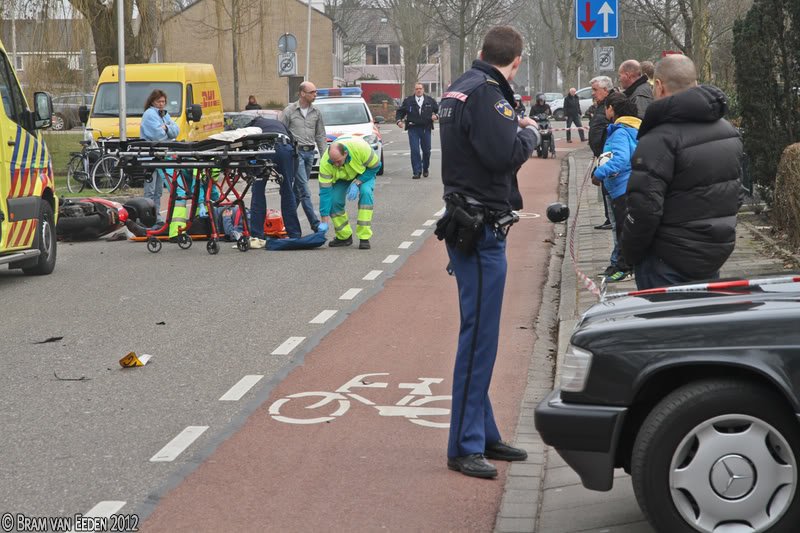 Ongeval tussen scooter en auto Valckslootlaan Hillegom