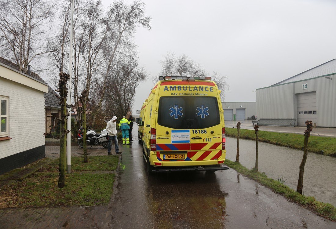 Auto te water Berg en Daal Voorhout