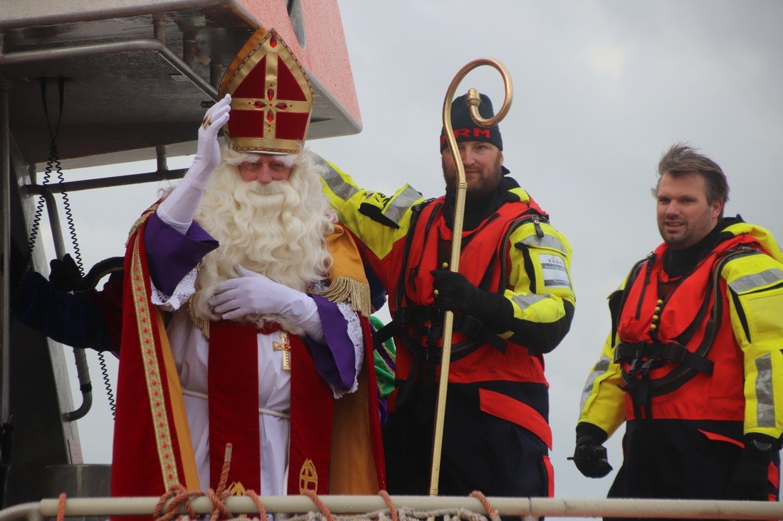 Aankomst Sinterklaas met zijn Zwarte Pieten Noordwijk