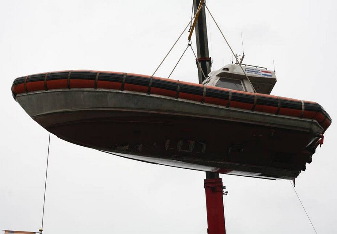 Reddingboot Valentijn overgedragen aan het Nationaal Reddingmuseum Dorus Rijkers