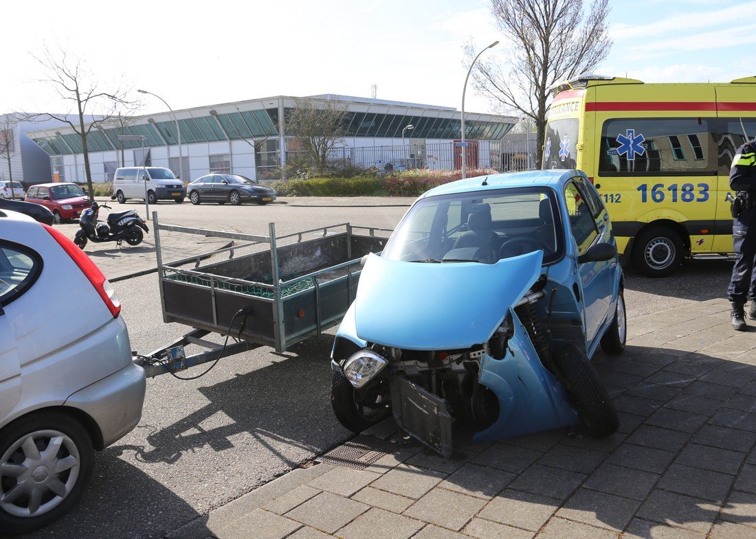 Ongeval brommobiel met auto Heerenweg Katwijk