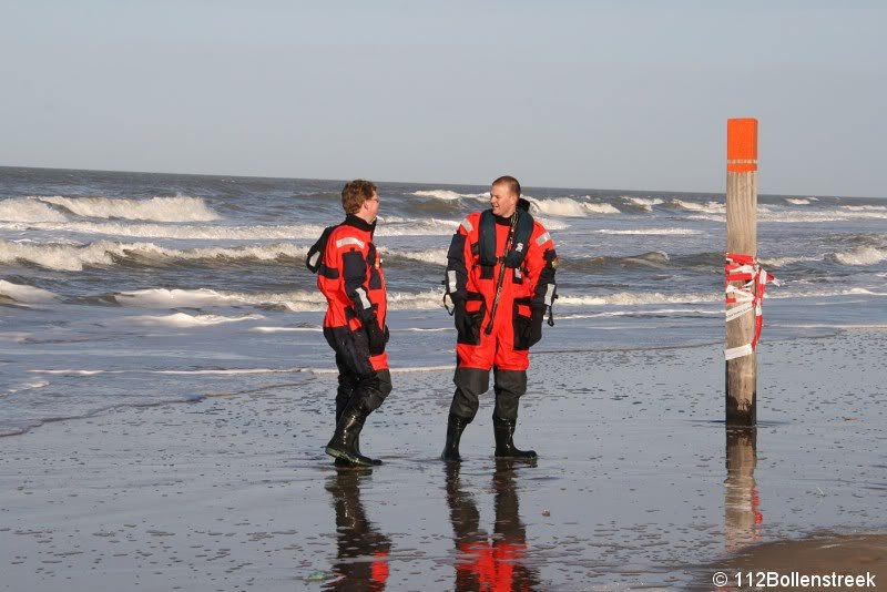 NRB assisteert bij nieuwjaars duik