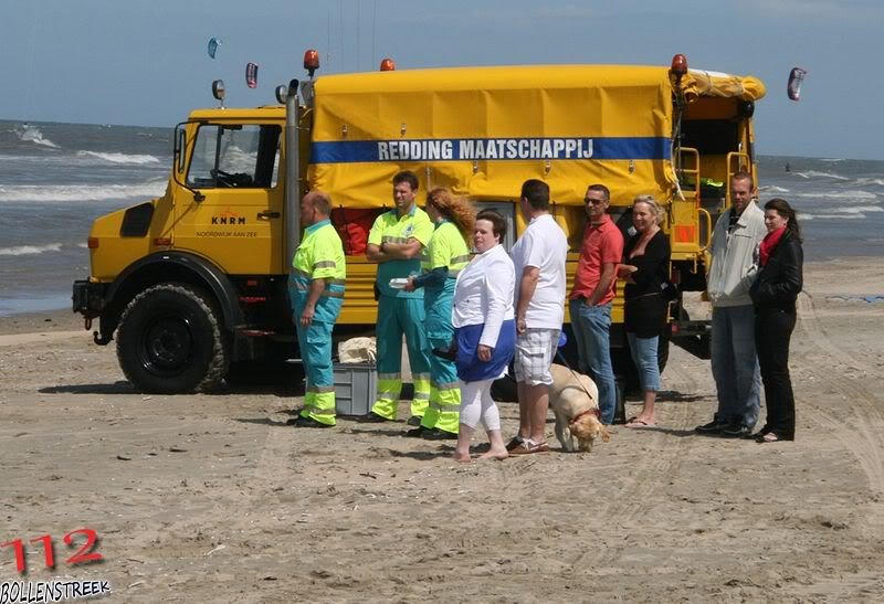 Inzet  NRB en KNRM  voor vastgelopen rupsvoertuig Langevelderslag Noordwijk