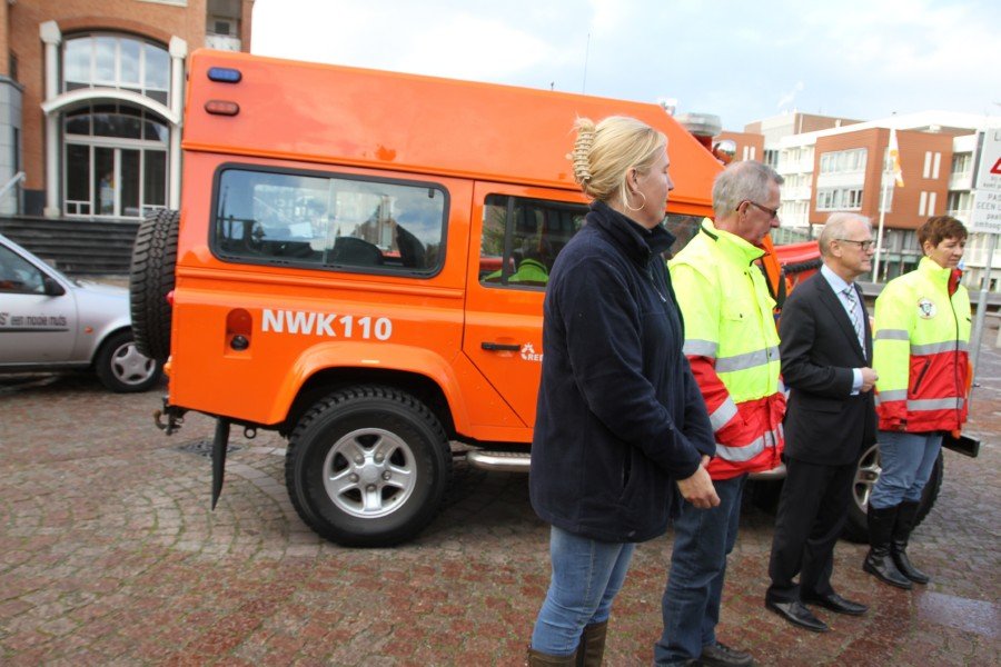 Kerstbomen verkoop gestart Jeroensplein voor goede doel