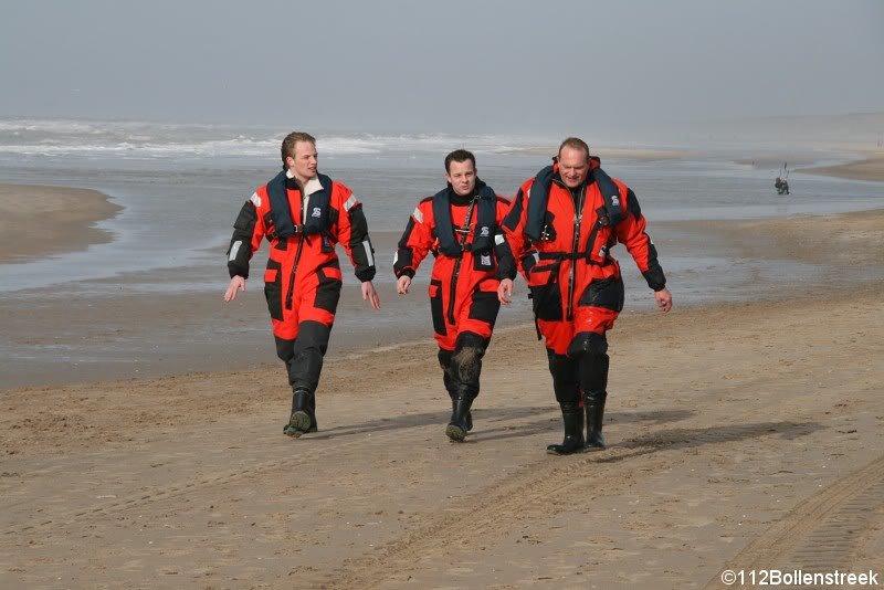 Kite uitrusting gevonden in zee Noordwijk