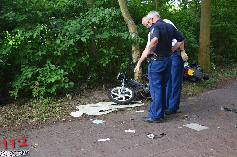 Aanrijding brommer/brommer Leidsevaart Voorhout