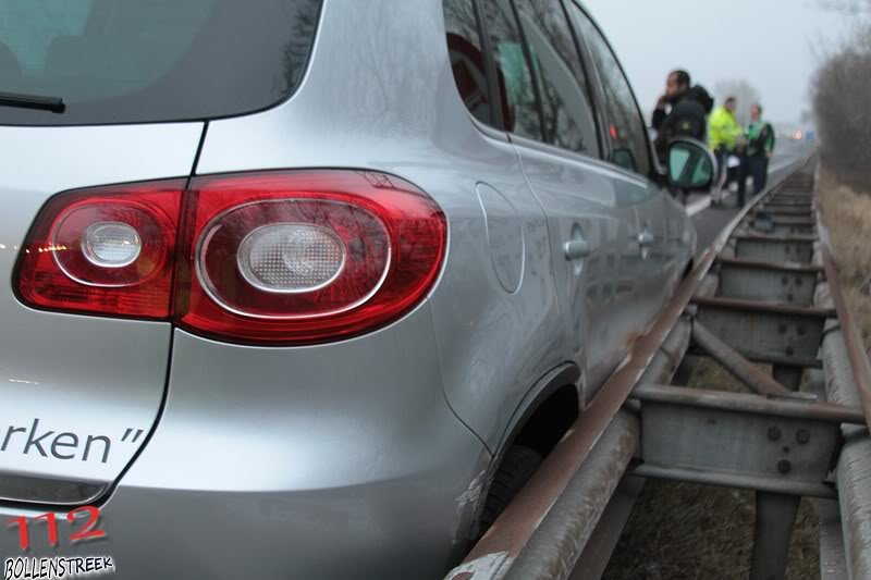 5 voertuigen botsen tegen elkaar A44 12,5 Sassenheim