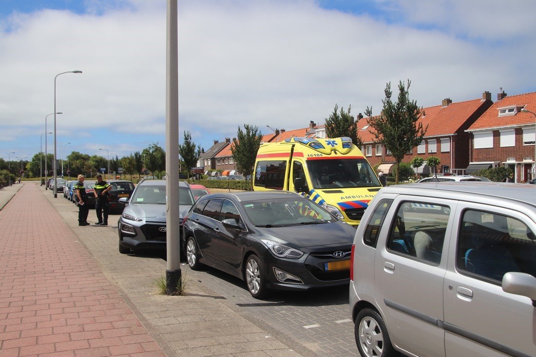 Auto ramt geparkeerde auto's Parklaan Katwijk