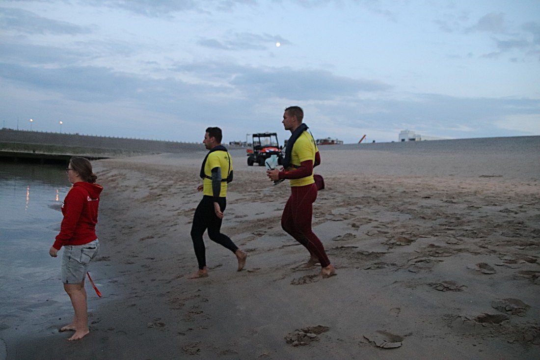 Grote oefening strand Katwijk