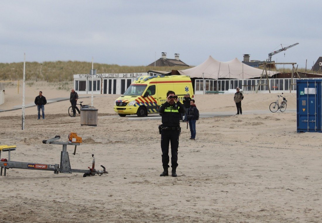 Inzet KNRM Noordwijk voor een catamaran met gebroken mast