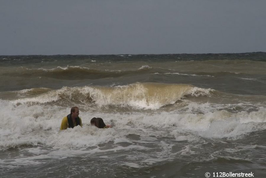 Reddingsactie strand Noordwijk