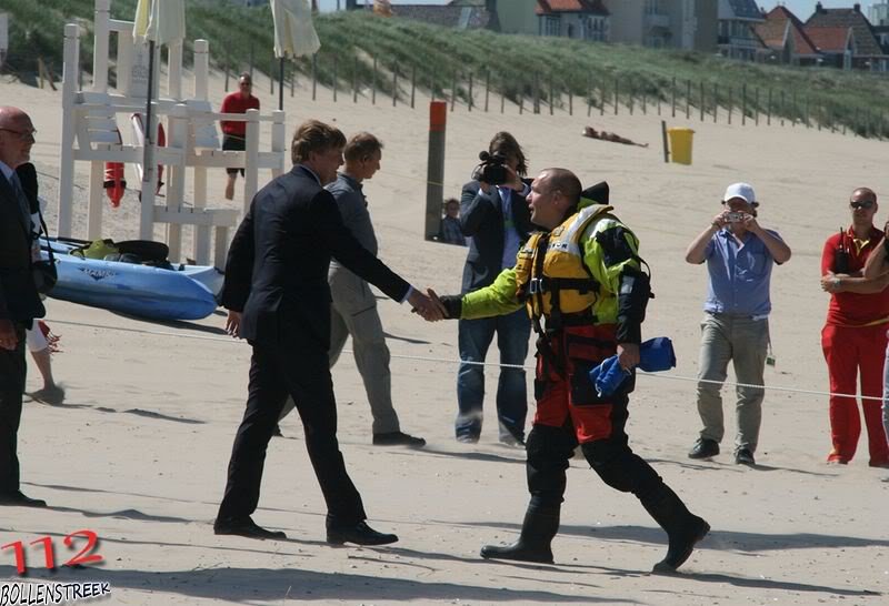 Blauwe vlag gehesen in Noordwijk door Prins Willem-Alexander