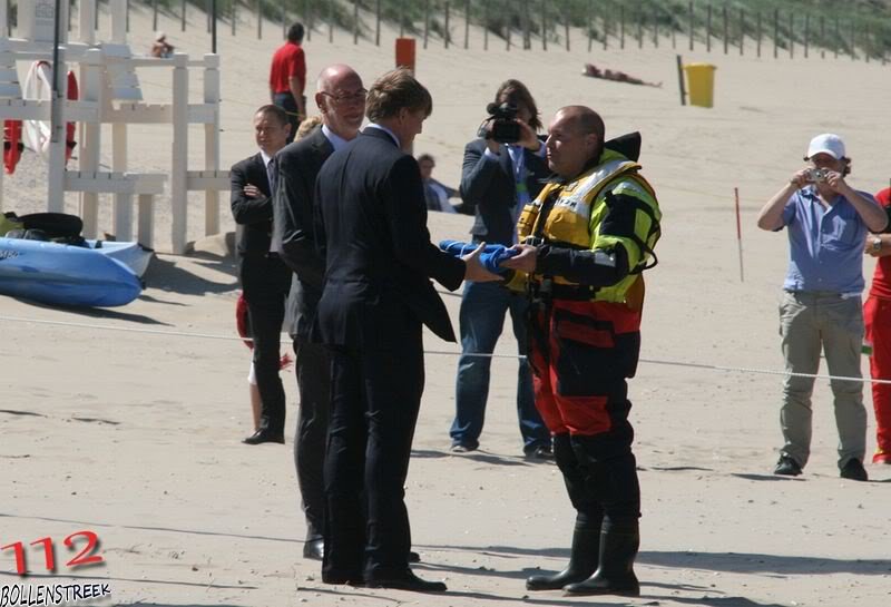 Blauwe vlag gehesen in Noordwijk door Prins Willem-Alexander