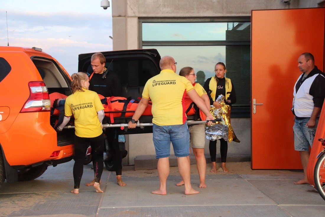 Grote oefening strand Katwijk