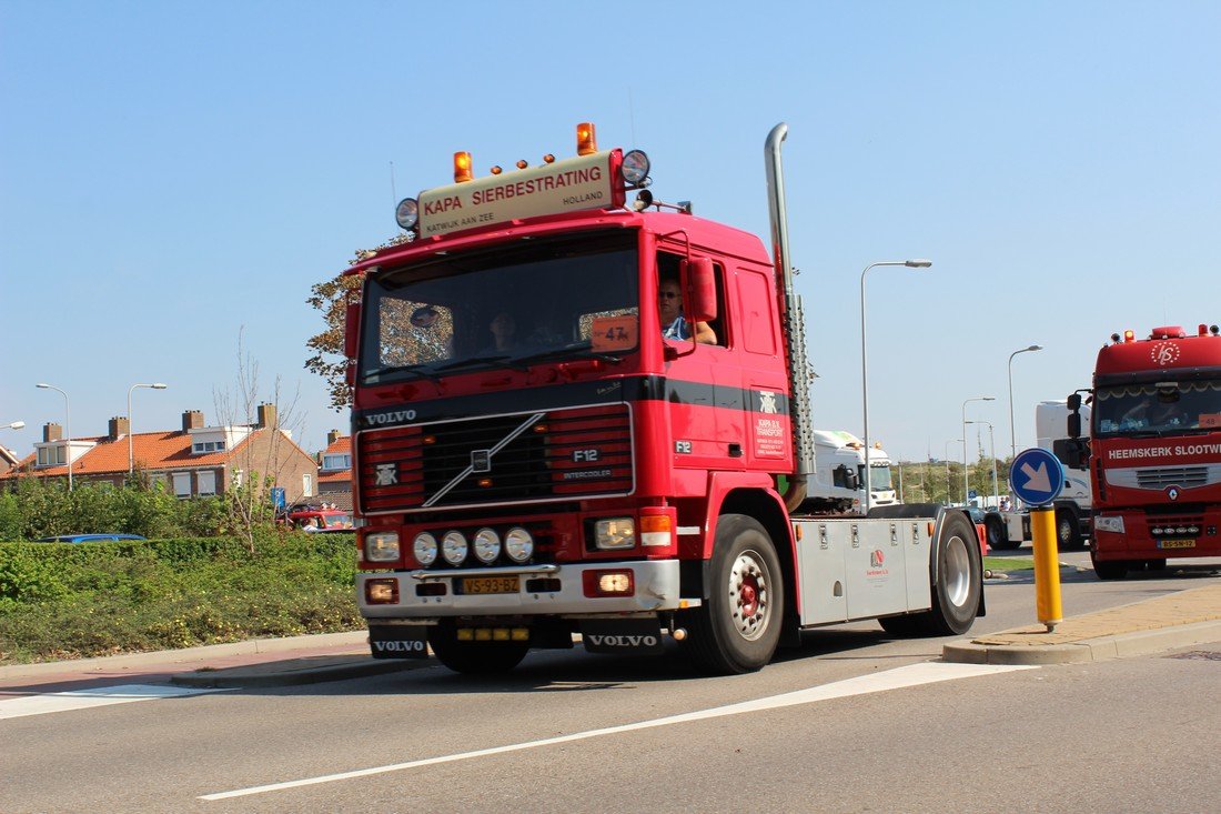 Truckrun 2015 rijdt door de Bollenstreek