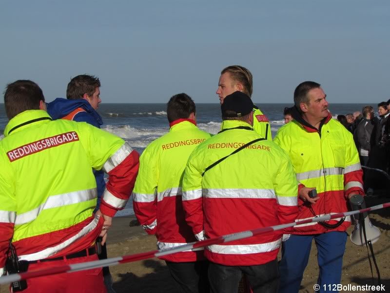 NRB assisteert bij nieuwjaars duik