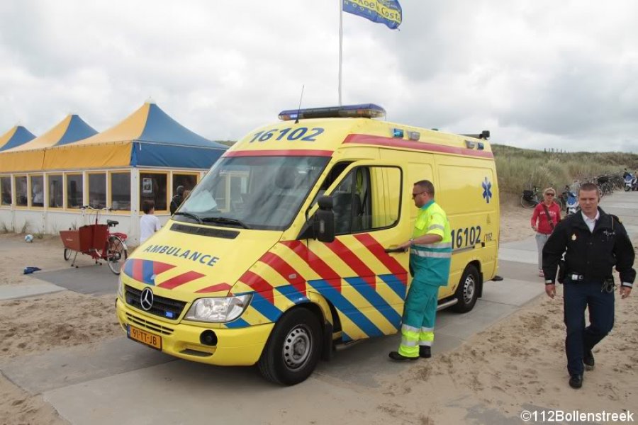 Reddingsactie strand Noordwijk