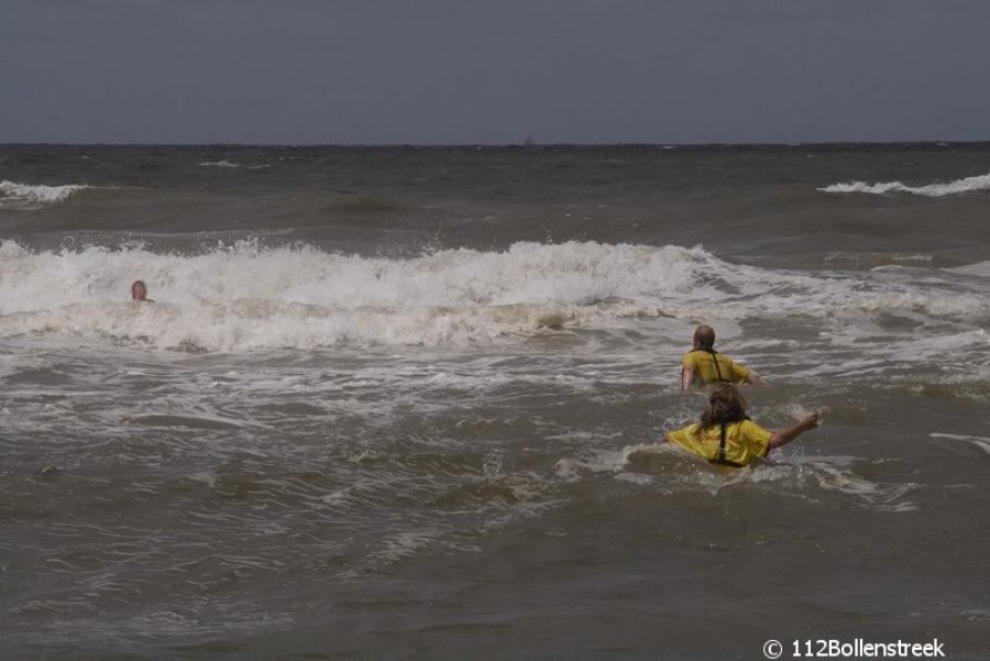 Reddingsactie strand Noordwijk