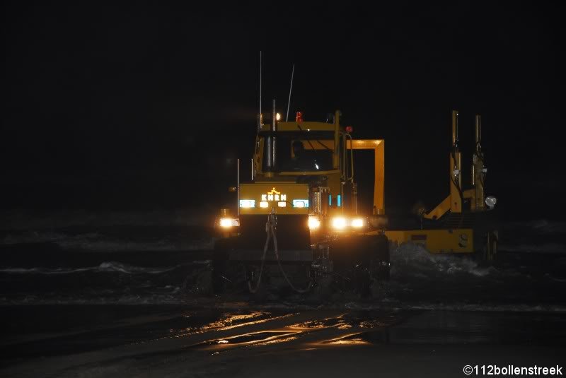 KNRM Katwijk oefent 's avonds.