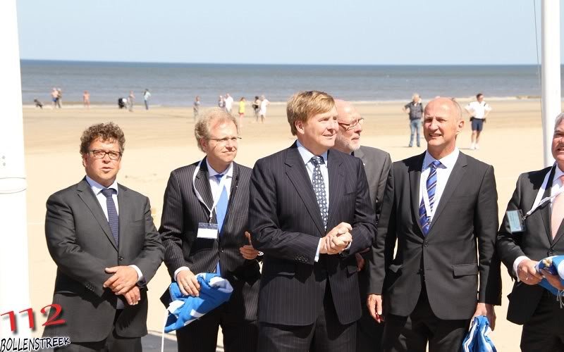 Blauwe vlag gehesen in Noordwijk door Prins Willem-Alexander