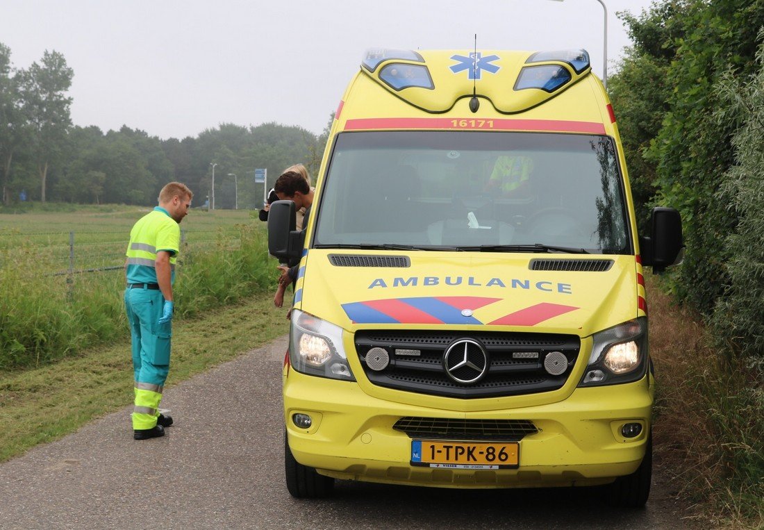 Kindje met been in fietswiel Gooweg Noordwijkerhout