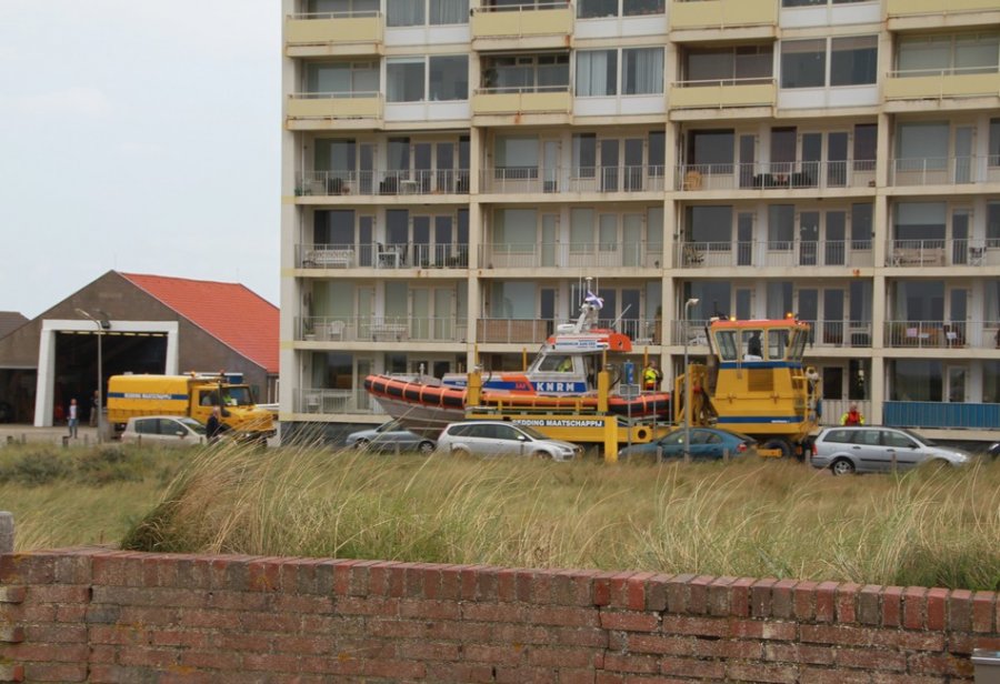 Kitesurfer in problemen Noordwijk