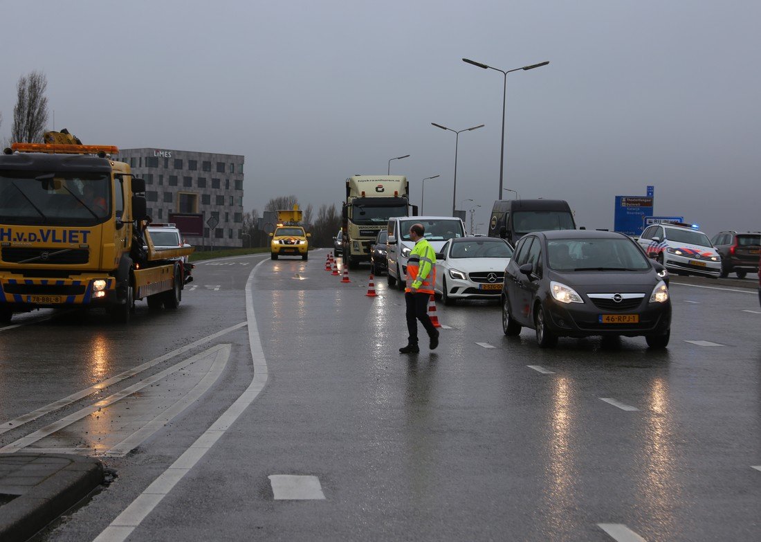 Auto te water Ir G Tjalmaweg N206 Oegstgeest