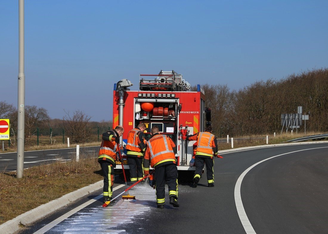 Dieselspoor op de oprit N206 Ruigenhoek Noordwijkerhout