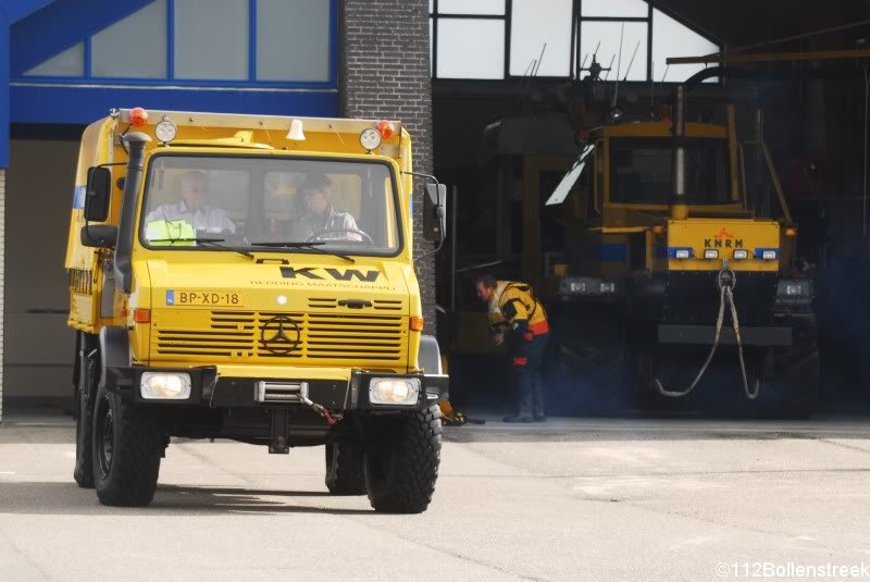 Surfer in problemen Katwijk