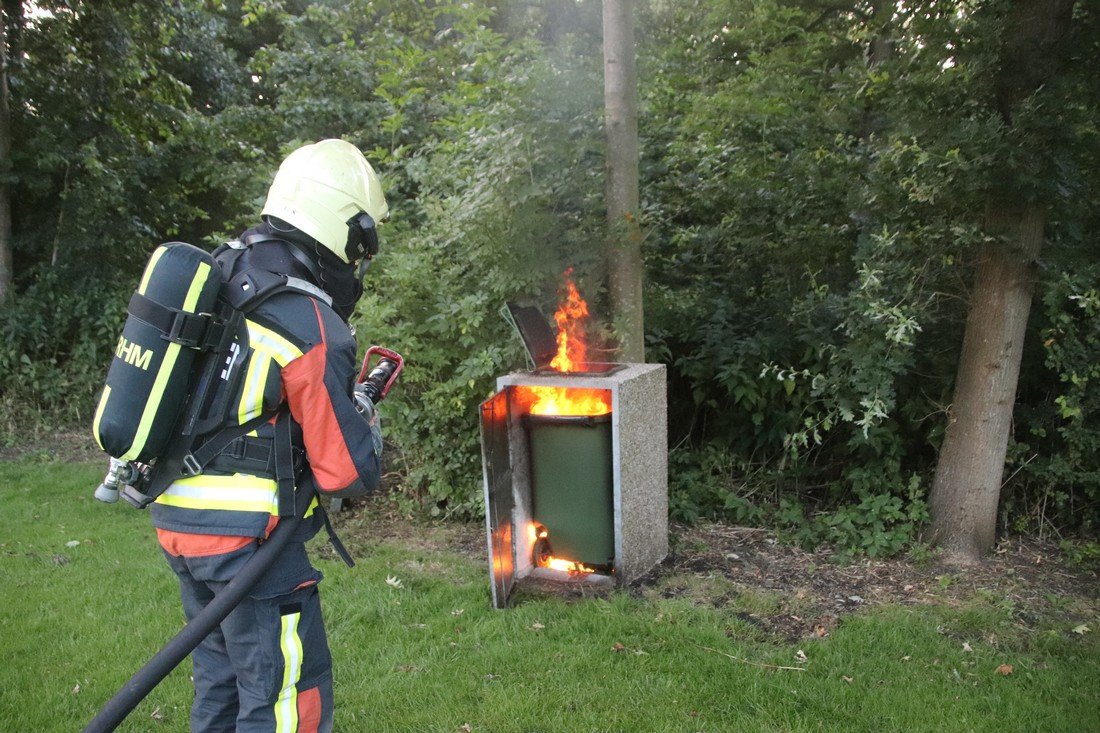 Prullenbak brand Paardenlaan Noordwijk