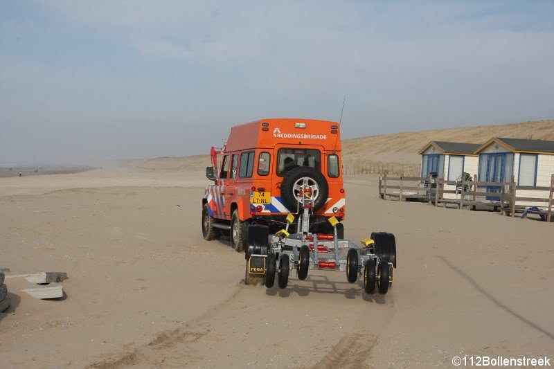 Kite uitrusting gevonden in zee Noordwijk