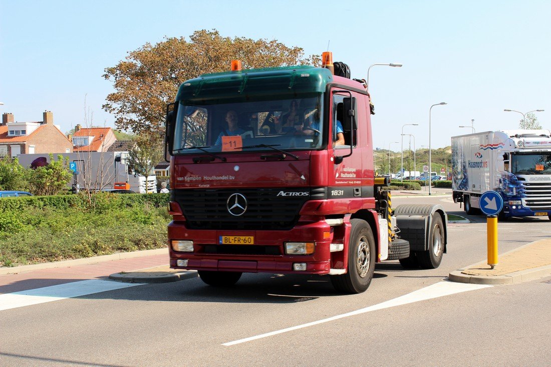 Truckrun 2015 rijdt door de Bollenstreek