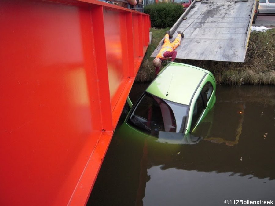 Auto te water Spaarneweg Cruquius