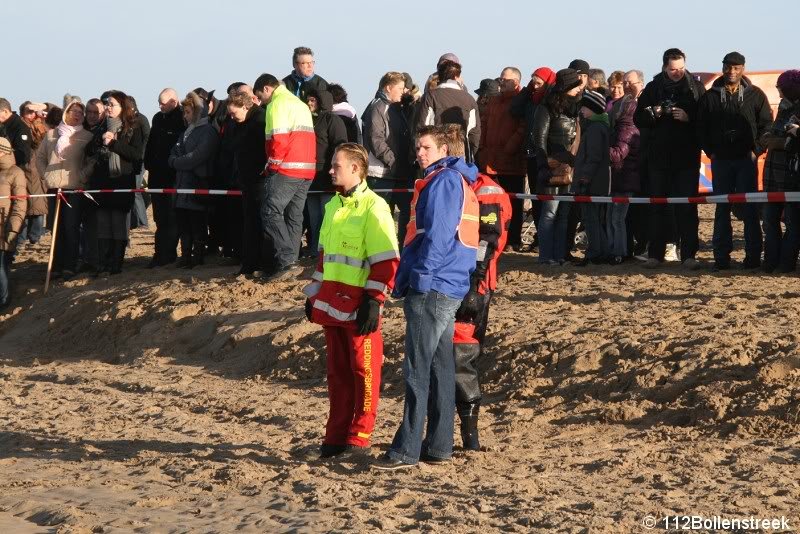 NRB assisteert bij nieuwjaars duik