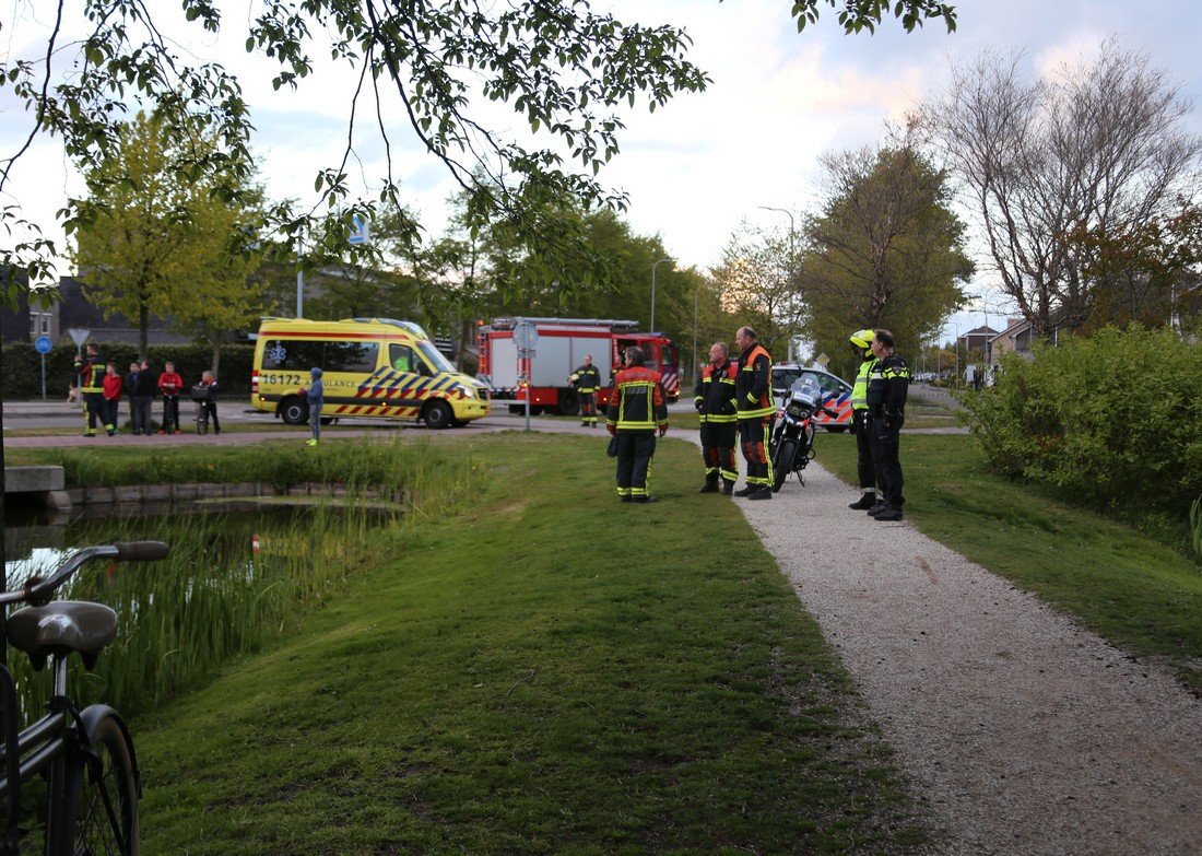 Mogelijk persoon te water Schoutenlaan Voorhout