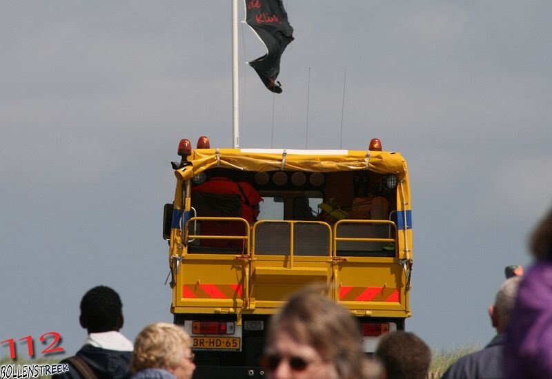 Inzet  NRB en KNRM  voor vastgelopen rupsvoertuig Langevelderslag Noordwijk