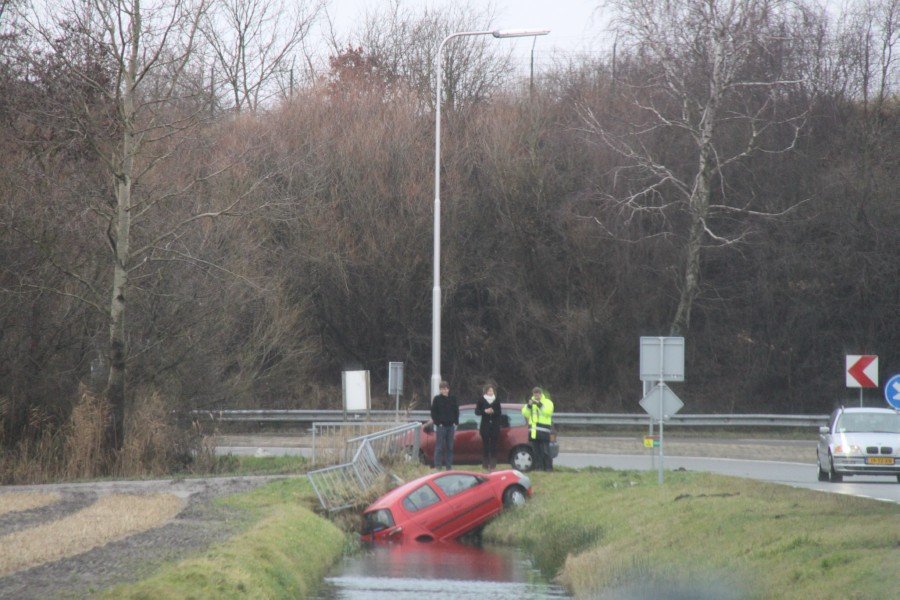 Auto te water N206 De Zilk