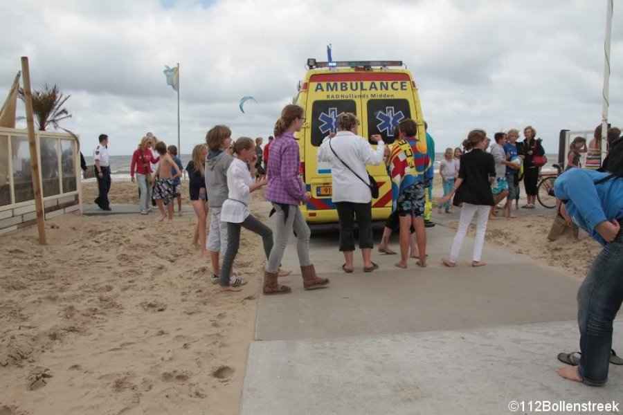 Reddingsactie strand Noordwijk