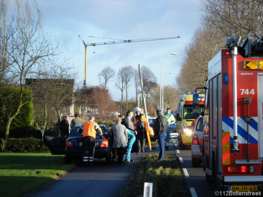 Auto te water IJweg Zwanenburg