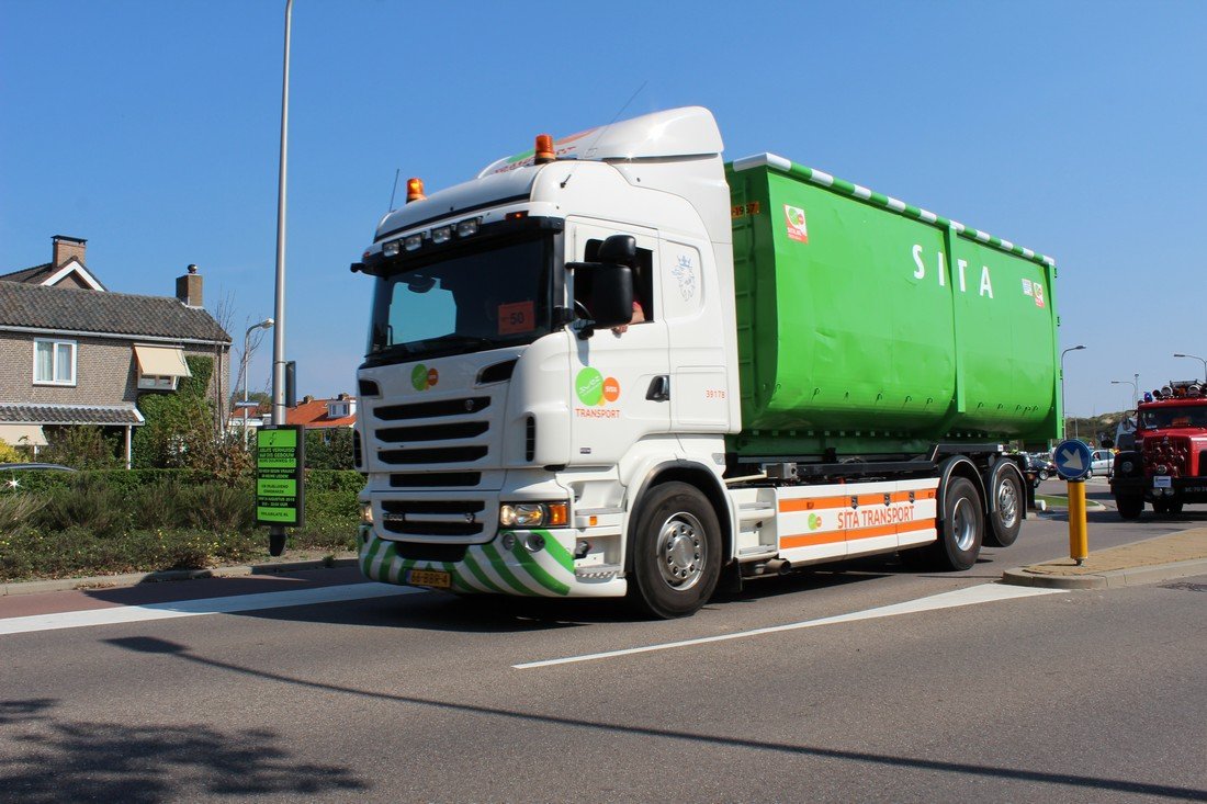 Truckrun 2015 rijdt door de Bollenstreek