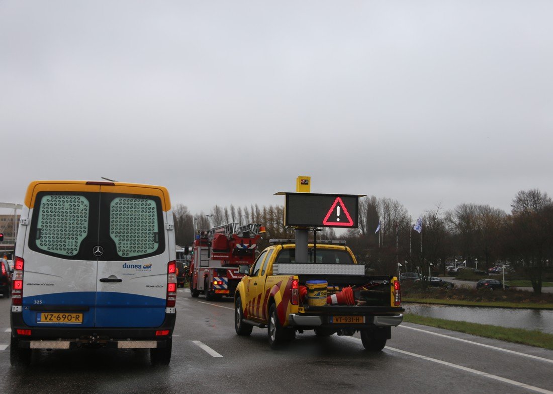 Auto te water Ir G Tjalmaweg N206 Oegstgeest
